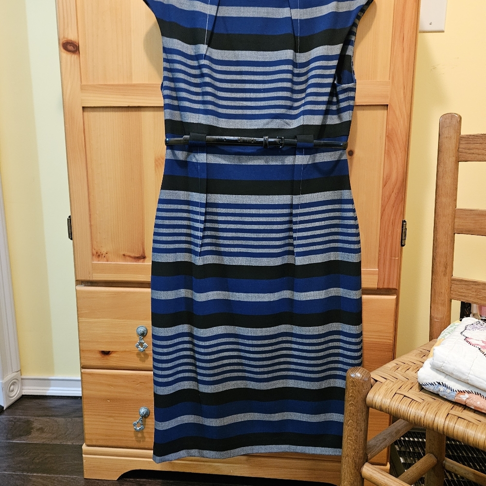 Dress - Picture 10 of 10